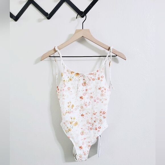 Charlie Holiday Oahu One Pumpkins Swimsuit In Pansy Floral Size Small NWT - Picture 5 of 9